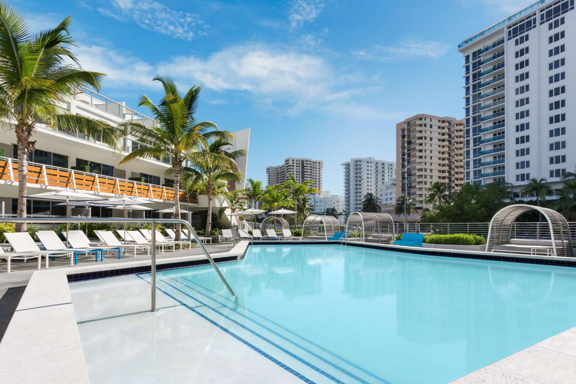 The Gates Hotel South Beach - A Doubletree By Hilton Miami Beach Esterno foto